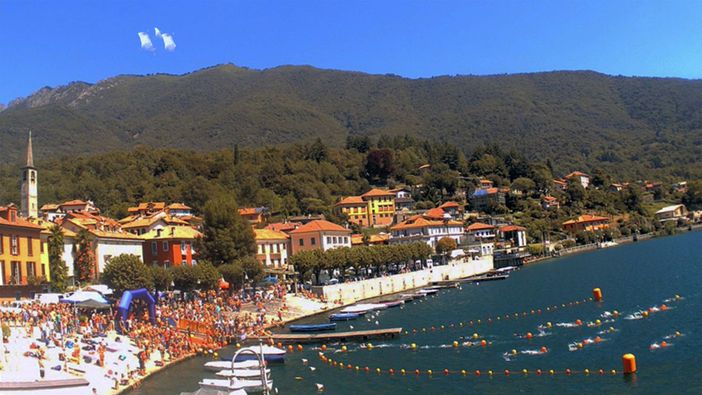 Torna la tradizionale traversata a nuoto del lago di Mergozzo Torna la tradizionale traversata a nuoto del lago di Mergozzo