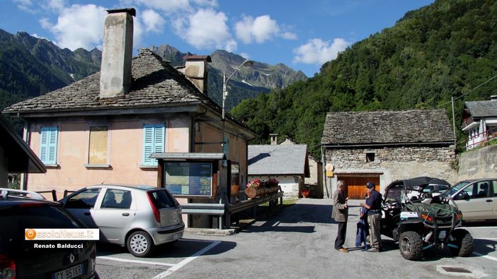 La piazzaetta di Pizzanco, frazione di Bognanco