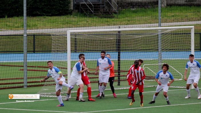 Foto: il gol dell 1 a 0 realizzato dal Villa Foto: il gol dell 1 a 0 realizzato dal Villa