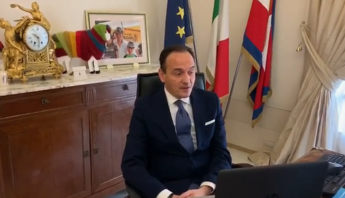 Medici gettonisti, Cirio rivendica una scelta obbligata: “La vita dei piemontesi non ha prezzo”. VIDEO Medici gettonisti, Cirio rivendica una scelta obbligata: “La vita dei piemontesi non ha prezzo”. VIDEO