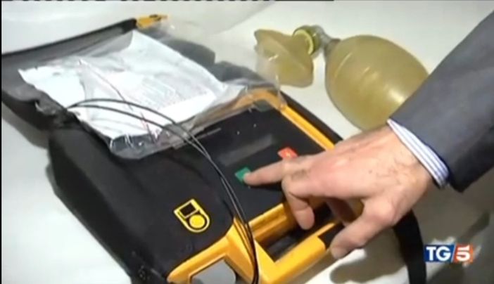 Dae, i Carabinieri verificano regolarità e manutenzione   VIDEO Dae, i Carabinieri verificano regolarità e manutenzione   VIDEO