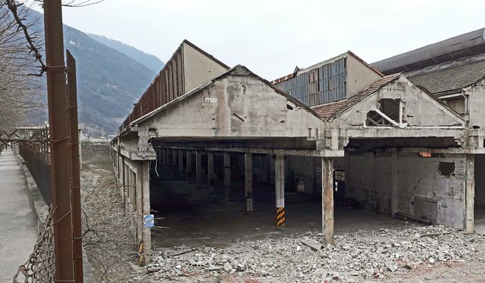 Quartieri rimasti soli nel cercare di salvare un angolo di Sisma