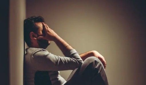 Impiegato 40enne, prestiti fino a 20mila euro: ecco l'italiano medio indebitato. L'8,2% abita in Piemonte Impiegato 40enne, prestiti fino a 20mila euro: ecco l'italiano medio indebitato. L'8,2% abita in Piemonte