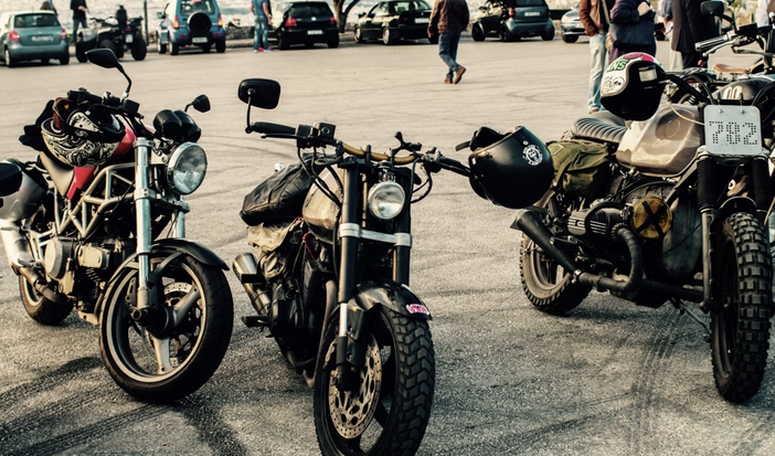 Assicurazione moto con assistenza stradale: come funziona