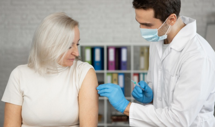 Influenza: da ottobre vaccino anche in farmacia Influenza: da ottobre vaccino anche in farmacia