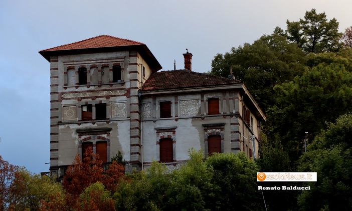 Villadossola, ci mancavano i fantasmi a Villa Lena...