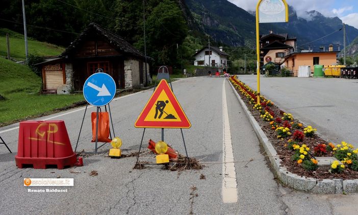 Strada statale con deviazione a Premia Strada statale con deviazione a Premia