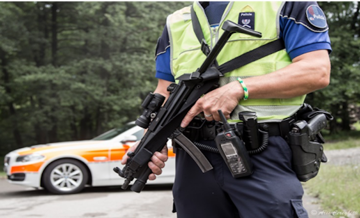 Truffe al cambio, due uomini arrestati in Ticino: uno dei due è residente in Italia