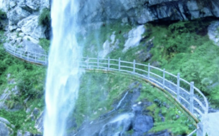 Antrona, chiusa la passerella del giro lago Antrona, chiusa la passerella del giro lago