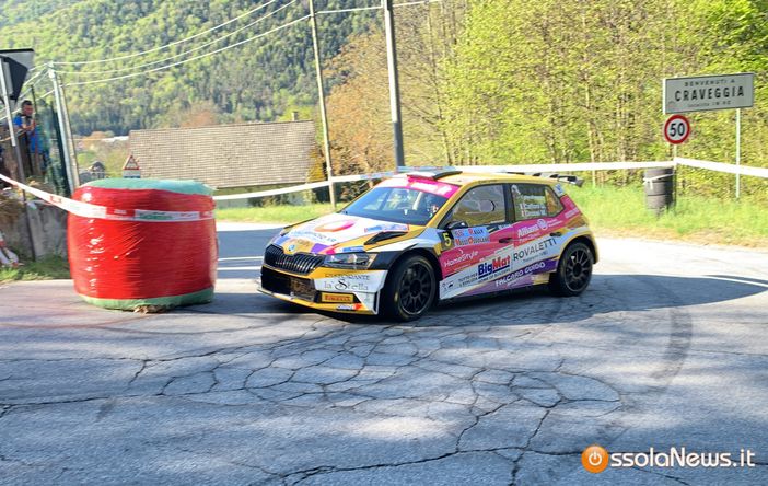 Che lotta al Valli. Bruni ancora al comando tallonato da Caffoni FOTO E VIDEO Che lotta al Valli. Bruni ancora al comando tallonato da Caffoni FOTO E VIDEO