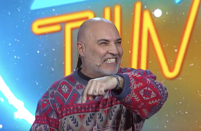 Ritorna il grande cabaret con Kalabrugovic (Alias Pino dei palazzi di Zelig) all'Urban di Cosasca Ritorna il grande cabaret con Kalabrugovic (Alias Pino dei palazzi di Zelig) all'Urban di Cosasca