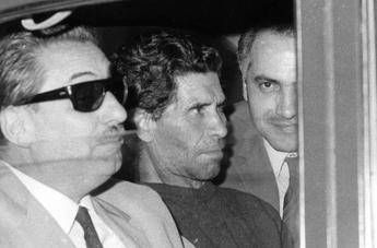 Mostro Firenze, bimbo del primo delitto ritrova i resti della mamma al cimitero Mostro Firenze, bimbo del primo delitto ritrova i resti della mamma al cimitero