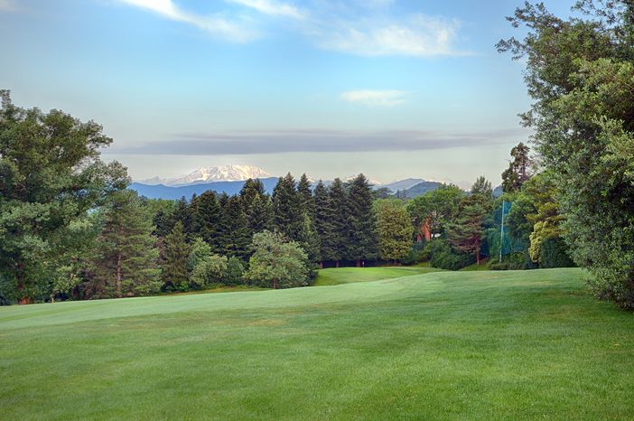 Terra dei laghi? No, terra del golf. Alla scoperta di Varese tra buche e club house Terra dei laghi? No, terra del golf. Alla scoperta di Varese tra buche e club house