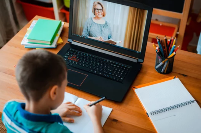 Snals Confsal: “Basta con i presidi-sceriffo. Intervengano Prefetti e Direttore USR: in zona rossa didattica solo a distanza”