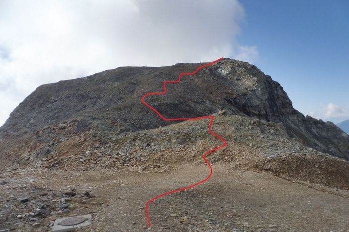 Corno del Camoscio: un breve tremila alla portata di tutti (Gressoney-Valsesia) Corno del Camoscio: un breve tremila alla portata di tutti (Gressoney-Valsesia)