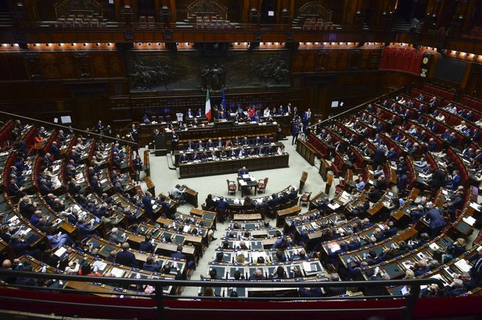 Dalla Camera via libera definitivo con 216 sì, la manovra è legge