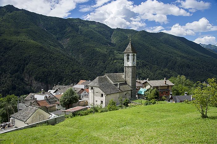 La pioggia s’accanisce sulle strade di Olgia
