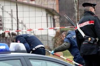 Accoltellata e uccisa a Tolentino in un parco, l'assassino sarebbe l'ex marito Accoltellata e uccisa a Tolentino in un parco, l'assassino sarebbe l'ex marito