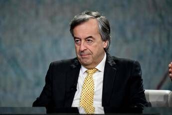 Burioni lascia i social: "Dopo 10 anni tempo di evolvere, clima non più costruttivo" Burioni lascia i social: "Dopo 10 anni tempo di evolvere, clima non più costruttivo"