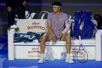 "Vai Felix" e fischi per Shelton: lo 'strano' tifo alle Atp Finals senza Sinner e Musetti