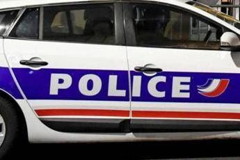 Parigi, allarme bomba all'emittente Bfmtv: stop alle trasmissioni e sede evacuata Parigi, allarme bomba all'emittente Bfmtv: stop alle trasmissioni e sede evacuata