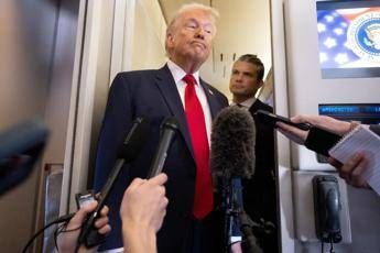 Navi Usa in fiamme e propaganda, Trump: "L'Iran vince le guerre solo con l'IA"
