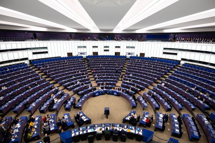 Parlamento Ue “Sì al muro antidrone e a nuove sanzioni alla Russia”