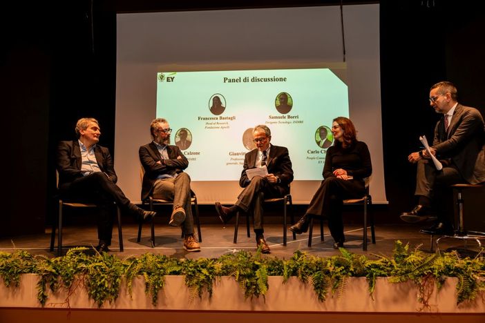IA per studiare Sofocle, a Roma la prima sperimentazione EY-Istituto Santa Maria