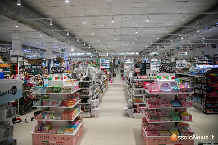 Quindici nuovi posti di lavoro a Crevola con l'apertura di Easy Casa FOTO E VIDEO Quindici nuovi posti di lavoro a Crevola con l'apertura di Easy Casa FOTO E VIDEO