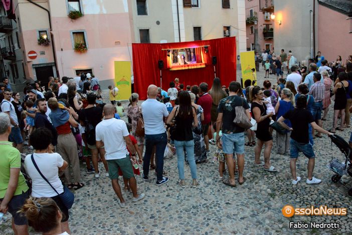 Tanta gente alla prima serata dei Giovedì d'Estate FOTO Tanta gente alla prima serata dei Giovedì d'Estate FOTO