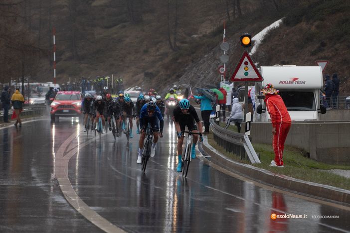 Tanta gente tra Crevola, Domo e Villa per accogliere la Carovana Rosa FOTO