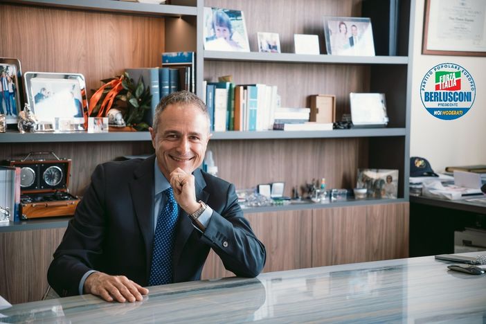 Marco Reguzzoni porta il Novarese in Europa: «Imprese e agricoltori vanno difesi dalla concorrenza sleale. Voglio rilanciare la Regio Insubrica, che mette in rete questo territorio con Varese, Como, Lecco e il Canton Ticino» Marco Reguzzoni porta il Novarese in Europa: «Imprese e agricoltori vanno difesi dalla concorrenza sleale. Voglio rilanciare la Regio Insubrica, che mette in rete questo territorio con Varese, Como, Lecco e il Canton Ticino»