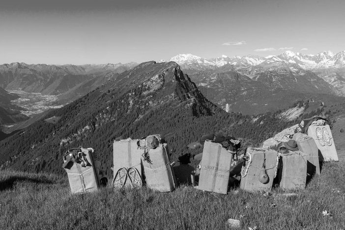 Storie Verticali: contrabbandieri di solidarietà in una serata fra parole e immagini. Storie Verticali: contrabbandieri di solidarietà in una serata fra parole e immagini.