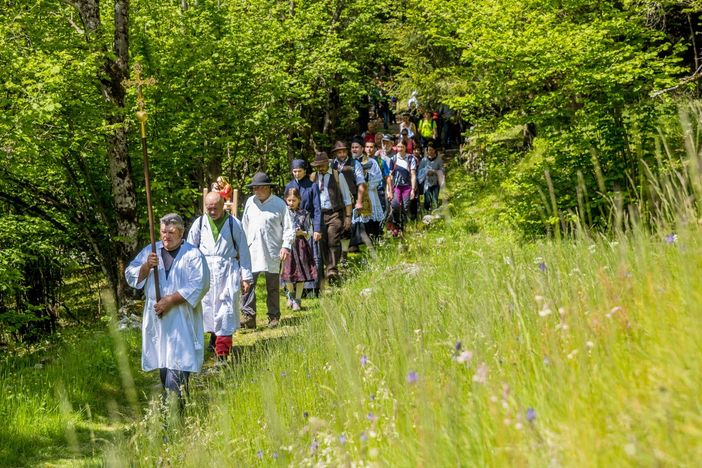 Torna la tradizionale processione Walser da Premia a Formazza Torna la tradizionale processione Walser da Premia a Formazza