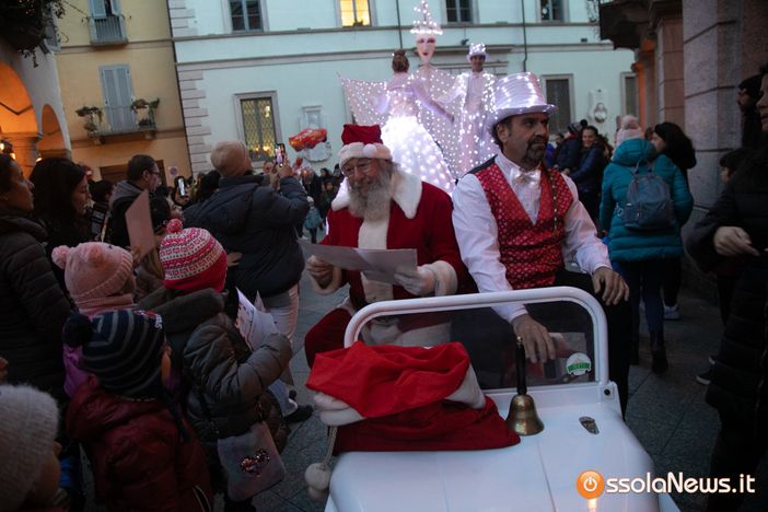 Con i mercatini Babbo Natale arriva in città 