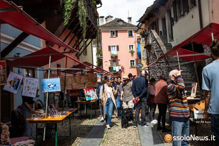 Arte nel centro storico, buona riuscita dell'evento organizzato nell'ambito del festival Di-Se FOTO