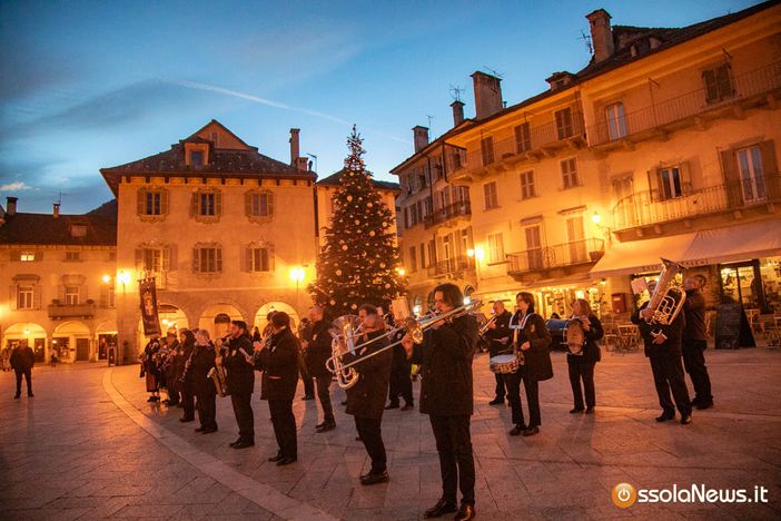 Santa Cecilia, la banda domese torna a suonare per le vie della città  FOTO