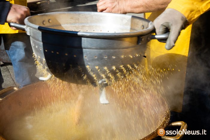 Domodossola celebra la polenta: sapori, tradizione e musica nel cuore della città Domodossola celebra la polenta: sapori, tradizione e musica nel cuore della città
