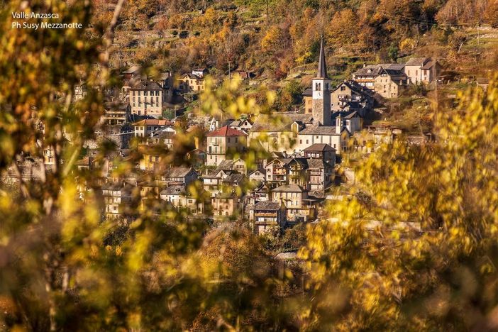 Radio Maria domani trasmetterà dalla parrocchiale di San Gottardo di Castiglione Ossola Radio Maria domani trasmetterà dalla parrocchiale di San Gottardo di Castiglione Ossola