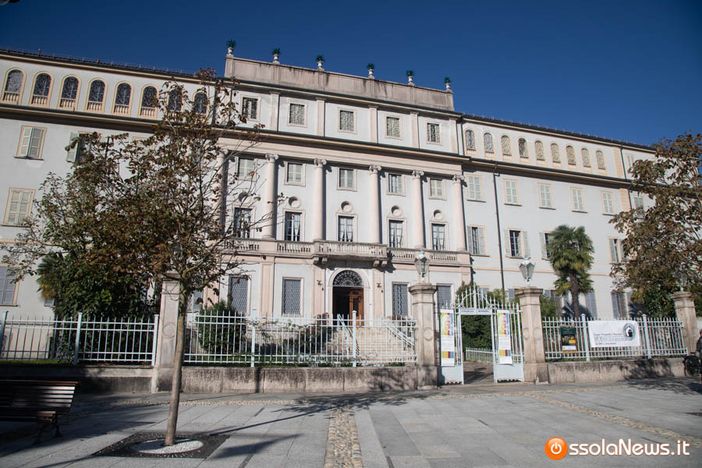 Vittoria Palazzolo presenta al Rosmini il catalogo delle sue opere