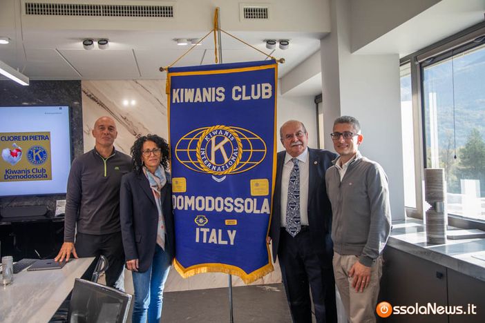 "Cuore di pietra": Kiwanis Club e Tosco Marmi insieme per un progetto tra arte e solidarietà FOTO E VIDEO "Cuore di pietra": Kiwanis Club e Tosco Marmi insieme per un progetto tra arte e solidarietà FOTO E VIDEO