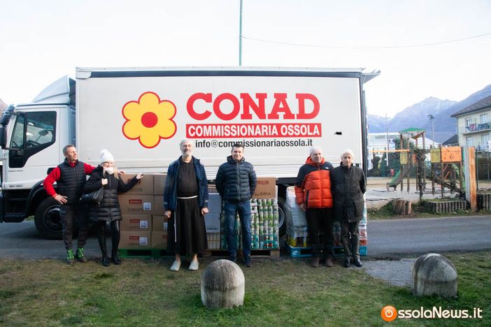 Gli Avanzi di Balera donano due tonnellate di generi alimentari alla mensa dei poveri dei frati cappuccini Gli Avanzi di Balera donano due tonnellate di generi alimentari alla mensa dei poveri dei frati cappuccini