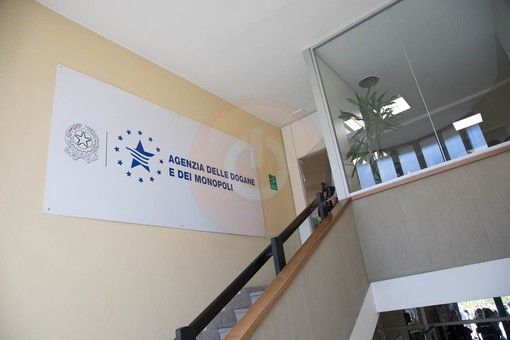 Ufficio delle Dogane, una realtà al servzio del territorio del Vco Ufficio delle Dogane, una realtà al servzio del territorio del Vco