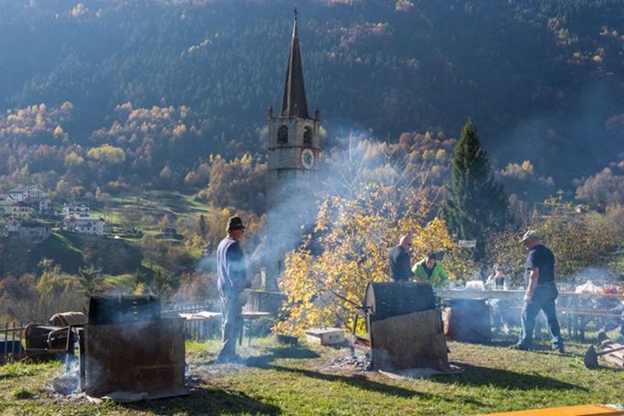 Baceno,  in forma ridotta la sagra Mele e Miele Baceno,  in forma ridotta la sagra Mele e Miele