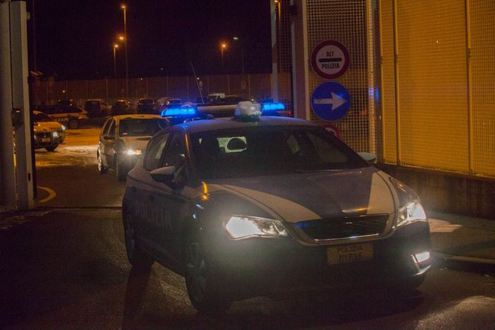 Bracconiere recidivo pizzicato venerdì notte con un capriolo nel bagagliaio Bracconiere recidivo pizzicato venerdì notte con un capriolo nel bagagliaio