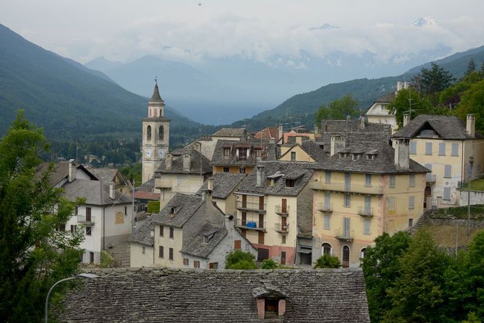 Nuovo libro sulla teleferica di Craveggia e le opere di Umberto Girola