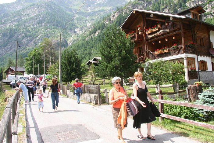 Turismo sempre più green nel territorio del Distretto dei Laghi Turismo sempre più green nel territorio del Distretto dei Laghi