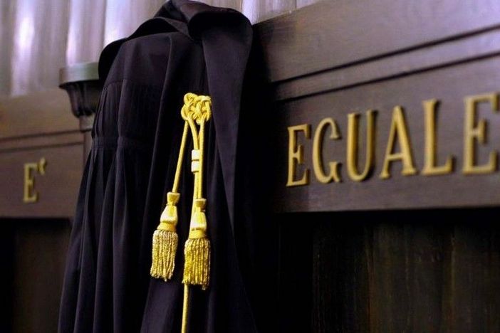 L'avvocato Tamiro: &quot;Il mio assistito non è sottoposto ai domiciliari&quot;. Le precisazioni sui fatti contestati dalla Questura