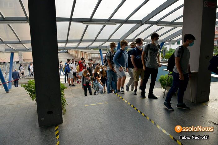 Nuove regole Covid per le scuole, Cirio: "Non era pensabile proseguire con le regole attuali" Nuove regole Covid per le scuole, Cirio: "Non era pensabile proseguire con le regole attuali"