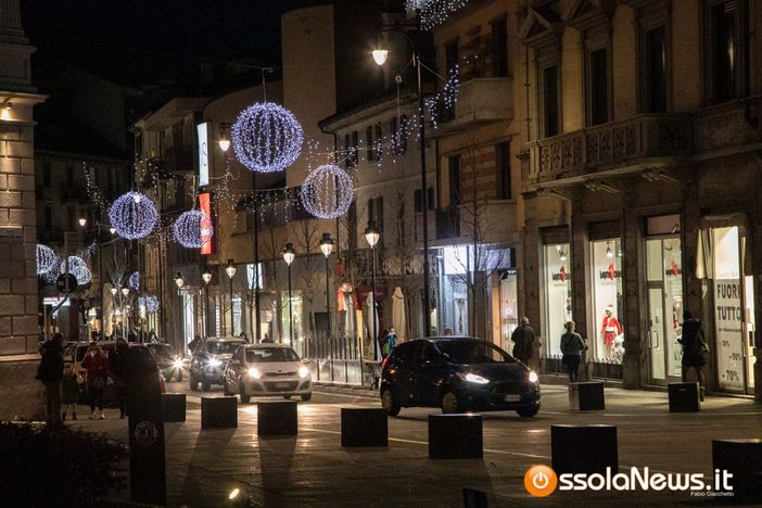 Luminarie di Natale a Domodossola, il costo sarà sostenuto dal Comune Luminarie di Natale a Domodossola, il costo sarà sostenuto dal Comune